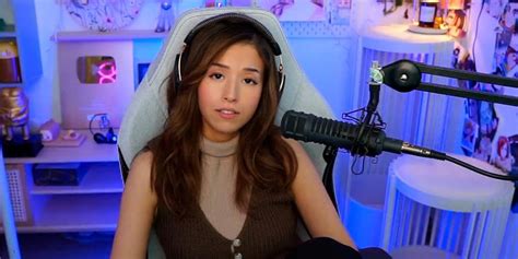 Pokimane has perfect response to question about her。